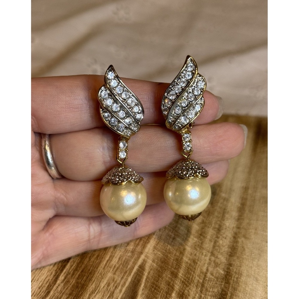 Vintage Gold Tone Faux Pearl Dangle‎ Clip On Earrings Rhinestone 2" Unsigned